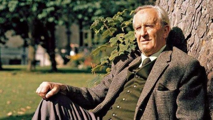 132 Tahun JRR Tolkien Penulis The Lord of the Rings