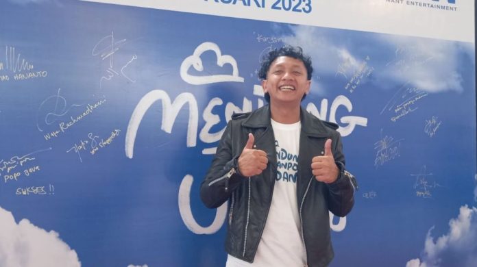 Diprotes karena Kurang Tampan, Erick Estrada Minta Maaf Jadi Bintang Utama Mendung Tanpo Udan