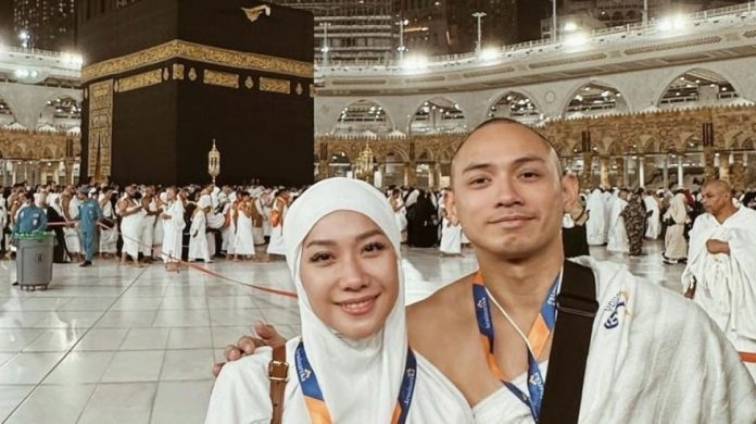 Pertama Kali Umrah, BCL Sedih Harus Pulang ke Indonesia