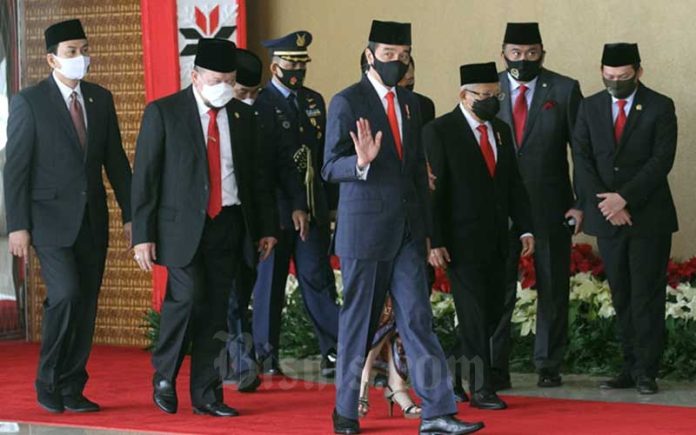 Wapres Ma'ruf Amin Bicara Orang Tahu Malu Tak Langgar Etika, Netizen Senggol Jokowi dan Gibran