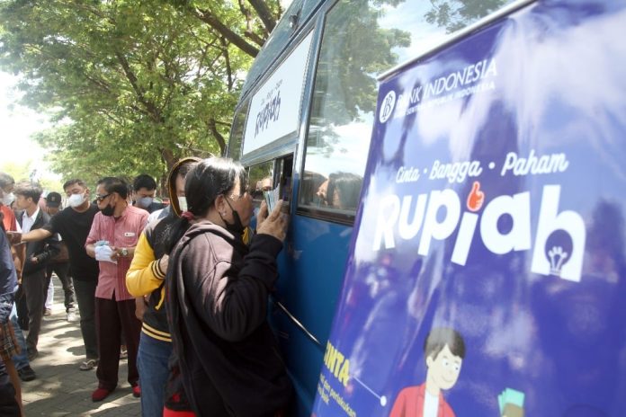 Lebaran Tahun Ini, Tukar Uang Baru Bisa sampai Rp4 Juta per Paket