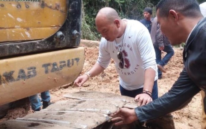 Nikson Nababan Tinjau Pembukaan Jalan di Akhir Masa Jabatan