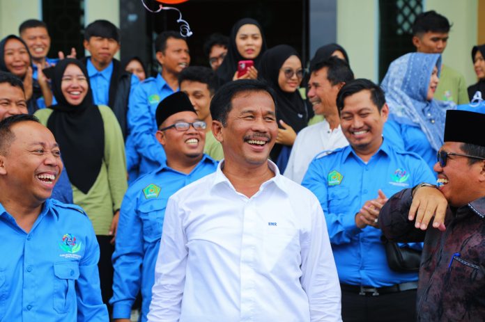 Antusiasme Mahasiswa STAIN Sultan Abdurrahman Sambut Kedatangan Muhammad Rudi - insightkepri.com