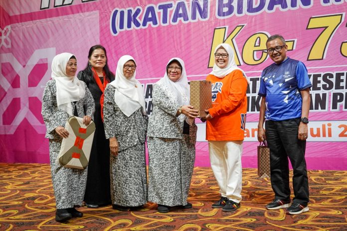 Marlin Agustina: Bidan Ujung Tombak Pemerintah Dalam Membangun Kesehatan Ibu dan Anak - insightkepri.com