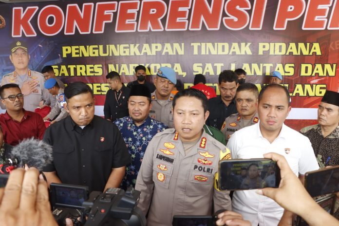 Polisi Sita 4 Kg Sabu dan Ratusan Pil Ekstasi yang Akan Diedarkan di THM Kota Batam - insightkepri.com