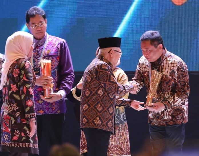 Komitmen Memberdayaan Masyarakat Disabilitas, Telkom 'Diganjar' Penghargaan di Ajang Naker Award 2024 - insightkepri.com