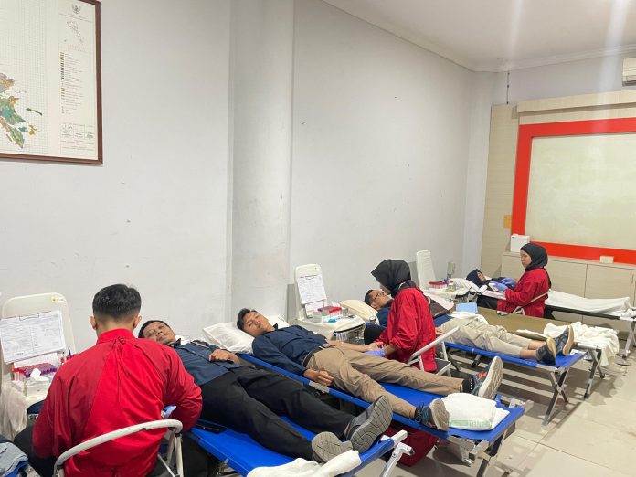 Tingkatkan Kepedulian Sosial, PLN Batam Berkolaborasi dengan PMI Kota Batam melalui Donor Darah - insightkepri.com