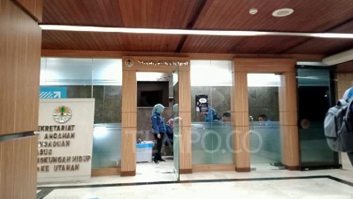 Empat Boks Barang Bukti Penggeledahan Diangkut Kejagung dari Kantor KLHK