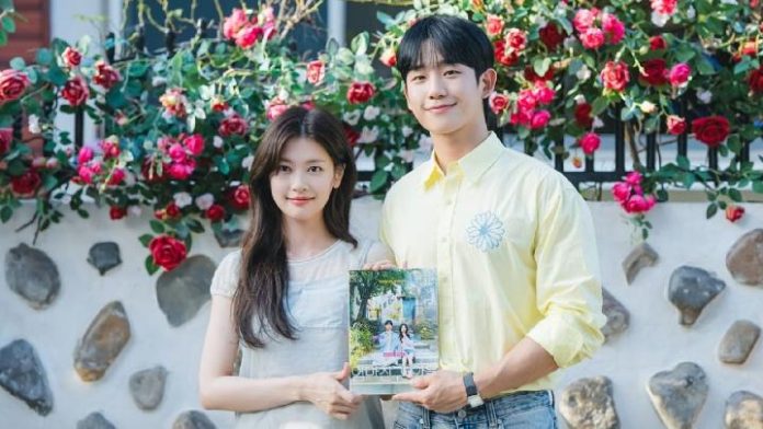 Menjelang Love Next Door Tamat, Jung Hae In dan Jung So Min Sampaikan Pesan Perpisahan