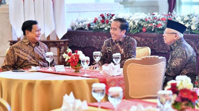 Sambil Makan Bersama, Jokowi Pamit dan Ucapkan Terima Kasih kepada Jajaran Kabinet