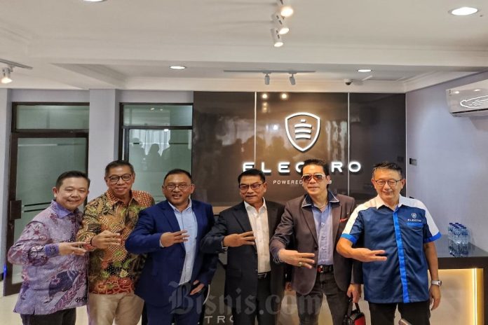 Moeldoko Bangun Pabrik Baterai EV, Produksi Massal September 2025