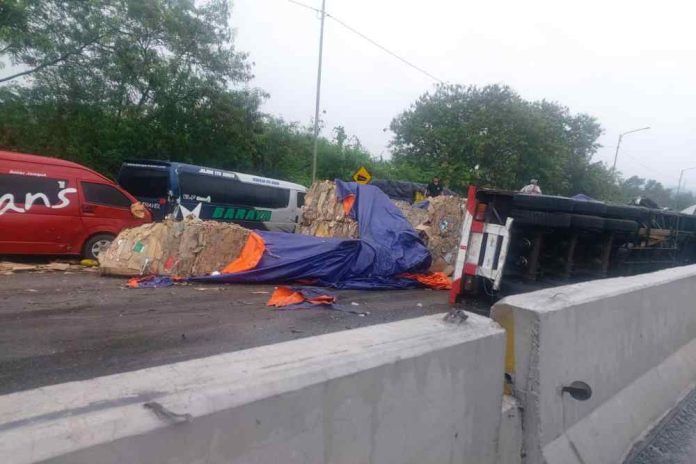 Polisi ungkap Kronologi Kecelakaan di Tol Cipularang, 64 Orang Jadi Korban