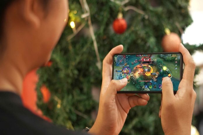 Trafik Internet Nataru Melonjak, Telkom: Gaming dan Streaming Mendominasi