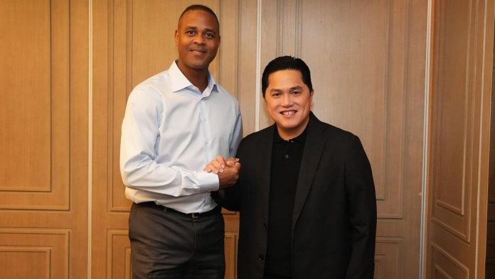 Kluivert Bertemu Perwakilan Klub Liga 1 demi Timnas Indonesia