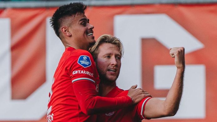 Hilgers Main 21 Menit, FC Twente Ditahan Heerenveen dengan Dramatis
