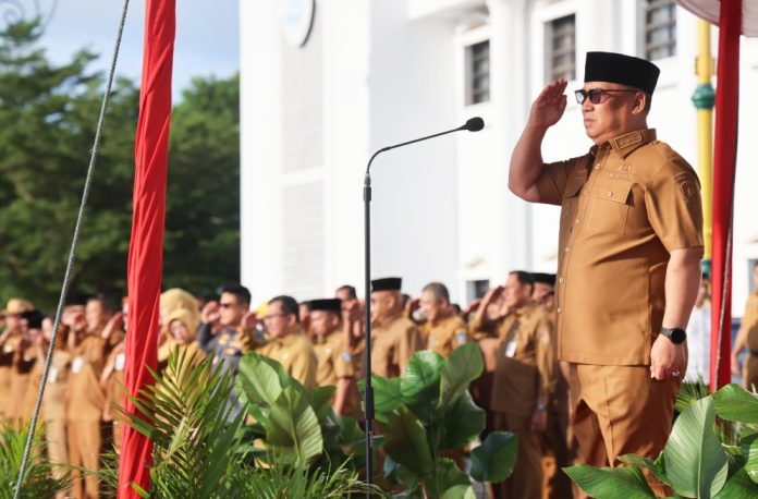 Wagub Kepri Nyanyang Pimpin Apel Perdana: Tegaskan Komitmen Realisasi Program Prioritas, Jalin Sinergi Antar OPD - Mimbarkepri.co