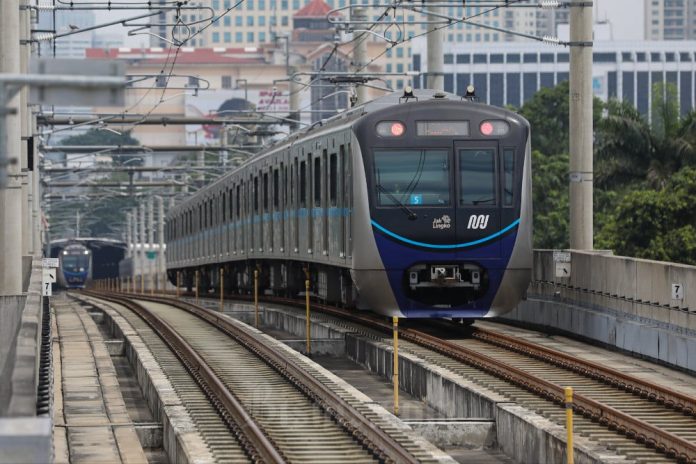 Resmi! QRIS Tap Bisa Dipakai di MRT hingga Damri Mulai Hari Ini