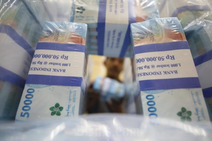 Rupiah Rentan Melemah ke Rp16.340 per dolar AS Awal Pekan