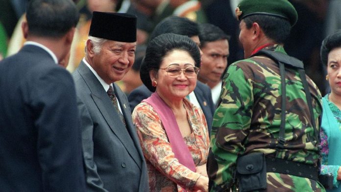 Hari Ini 27 Tahun Lalu: Soeharto Lengser, Era Reformasi Dimulai