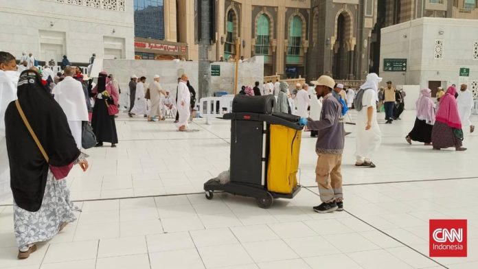 Jutaan Jamaah Haji dan Operasi Kebersihan Raksasa di Masjidil Haram