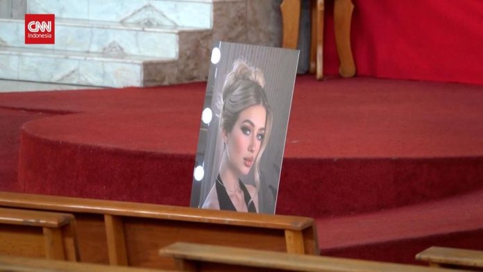 VIDEO: Keluarga Gelar Misa Terakhir Influencer Meksiko yang Ditembak