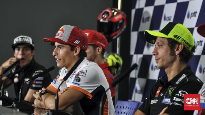 Bos Ducati Desak Rossi Jabat Tangan Marquez
