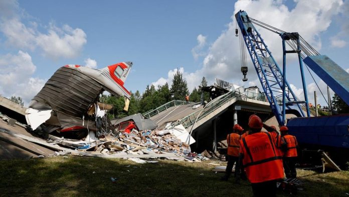 FOTO: 2 Jembatan di Rusia Meledak, 7 Orang Tewas dan 69 Luka-luka