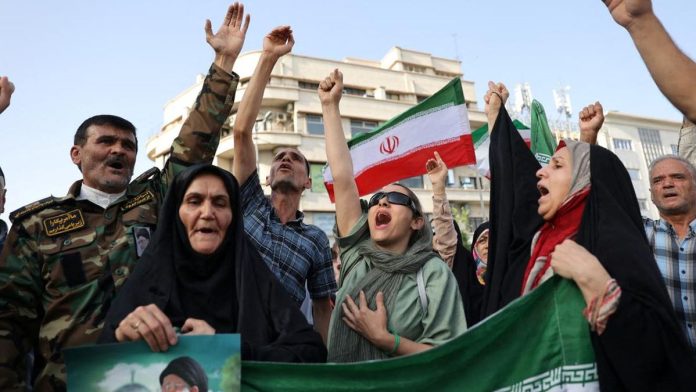 FOTO: Rakyat Iran Bersatu Dukung Pemerintah Lawan Israel