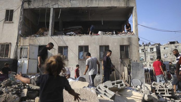 FOTO: Israel Gempur Sekolah di Gaza utara, Anak-anak Jadi Korban