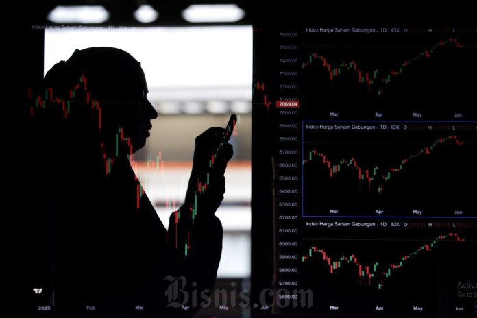 IHSG Ditutup Menguat Tembus 7.000, Saham BBRI, PTRO, hingga CUAN Kinclong