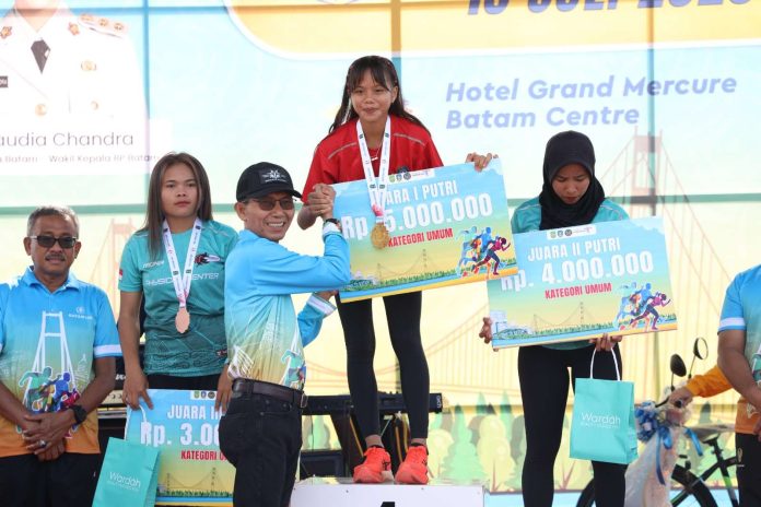 Kepala BP Batam Lepas Peserta Batam 10K 2025, Event Lari dengan 1215 Peserta Nasional dan Internasional - BP Batam