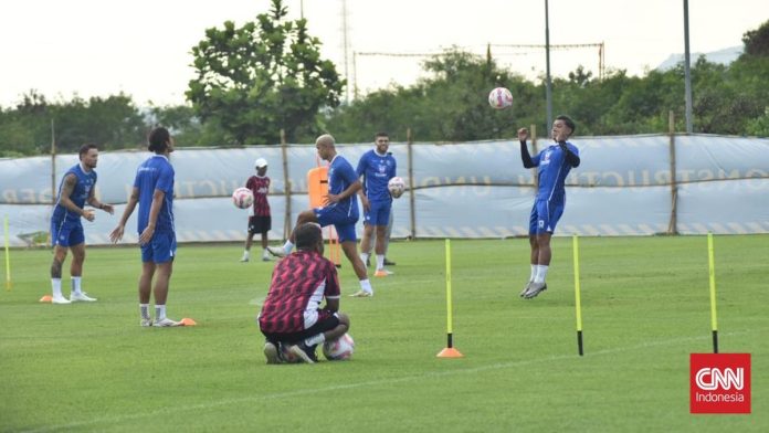 Persib TC di Thailand: Latihan, Jalan-jalan, sampai Ngopi Bareng