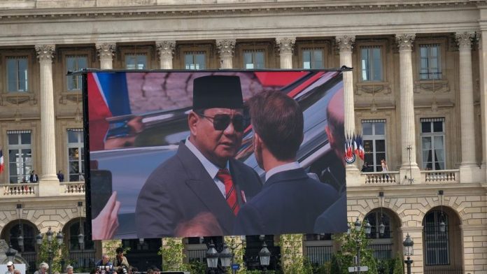 Prabowo Makan Malam Bersama Macron di Istana Elysee