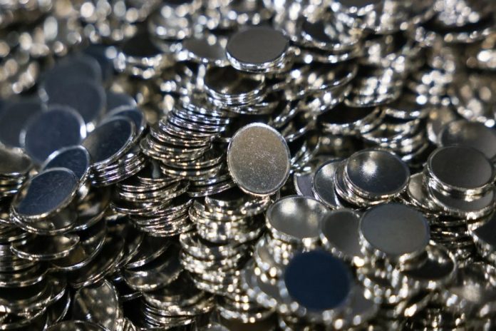 Reli Perak Berlanjut, Ketatnya Pasokan Dorong Harga ke Rekor Baru