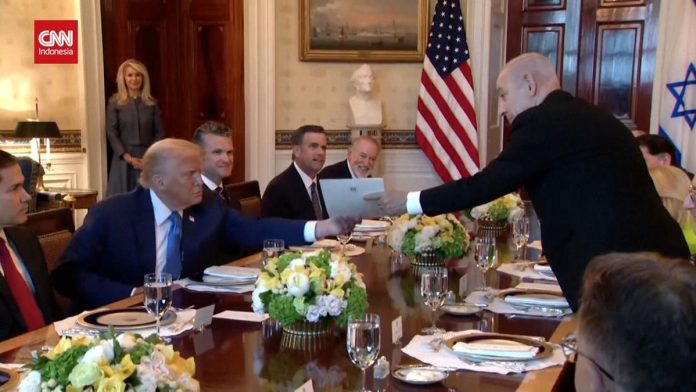 VIDEO: Tindakan Konyol Netanyahu Kasih Nobel Perdamaian ke Trump