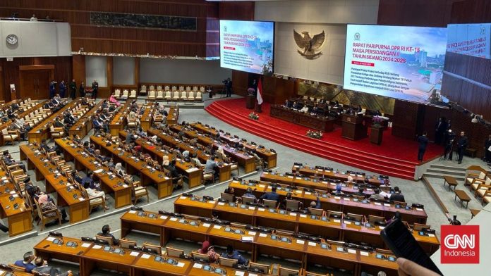 ICW Datangi DPR Minta Aturan Gaji hingga Tunjangan Ratusan Juta Rupiah