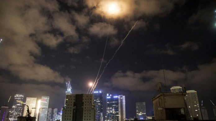 Iran Ancam Kerahkan Rudal Baru Jika Israel Serang Lagi