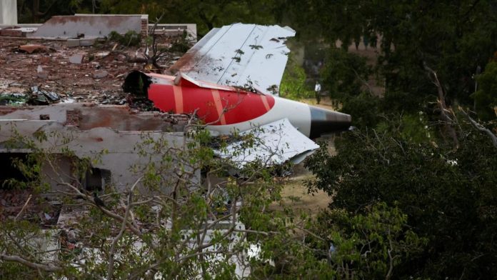 Keluarga Korban Kecelakaan Air India Desak Rekaman Penerbangan Dirilis