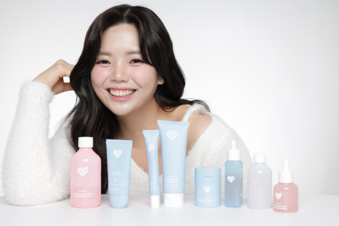 Kisah Valencia Nathania Kembangkan Brand Skincare Lokal Harlette Beauty