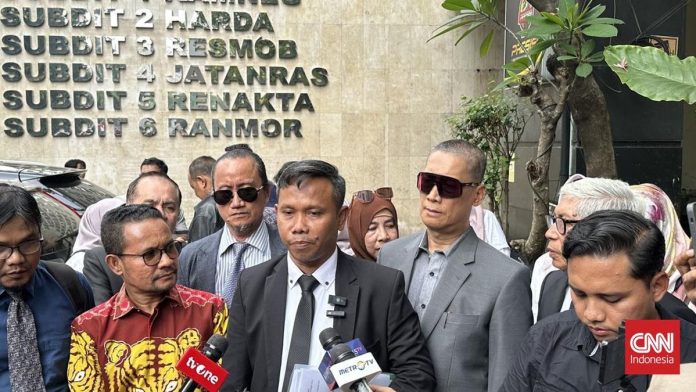 Silfester Tak Kunjung Dieksekusi, Kubu Roy Suryo Lapor Kejagung