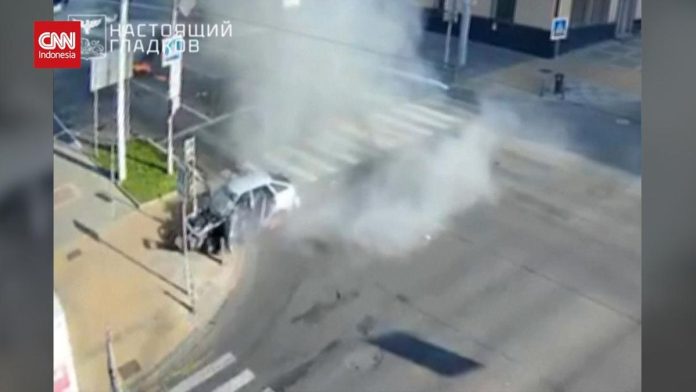 VIDEO: Detik-detik Drone Ukraina Hantam Mobil di Belgorod Rusia