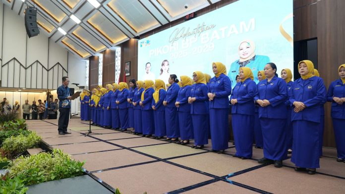 Amsakar Achmad Lantik Pengurus PIKORI BP Batam Periode 2025-2029 - BP Batam