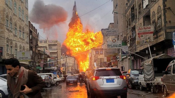 Israel Bom Markas Komando di Ibu Kota Yaman, 35 Tewas 118 Terluka