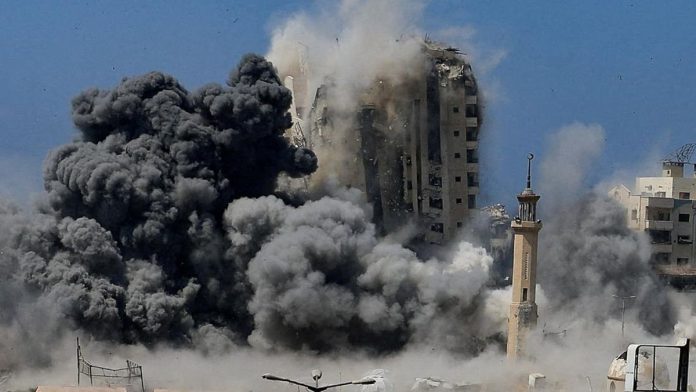 Israel Makin Brutal Sasar Gedung-gedung di Gaza, Tower 7 Lantai Runtuh