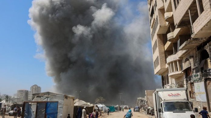 Israel Runtuhkan Gedung Tinggi di Gaza, Tuduh Dipakai Hamas