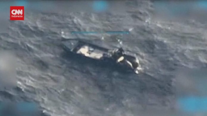 VIDEO: Detik-detik AS Serang Kapal Kartel Venezuela, Inisiasi Trump