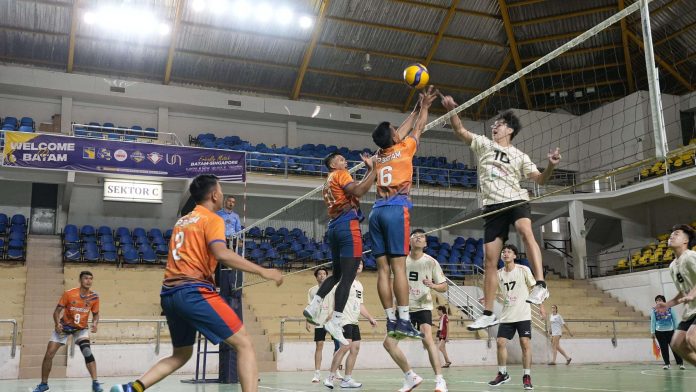 Lapangan Jadi Saksi, Batam dan Singapura Pererat Hubungan Lewat Bola Voli - BP Batam