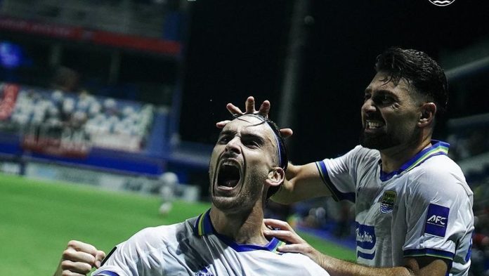 Tampil Memikat, Persib Hajar Bangkok United yang Diperkuat Arhan