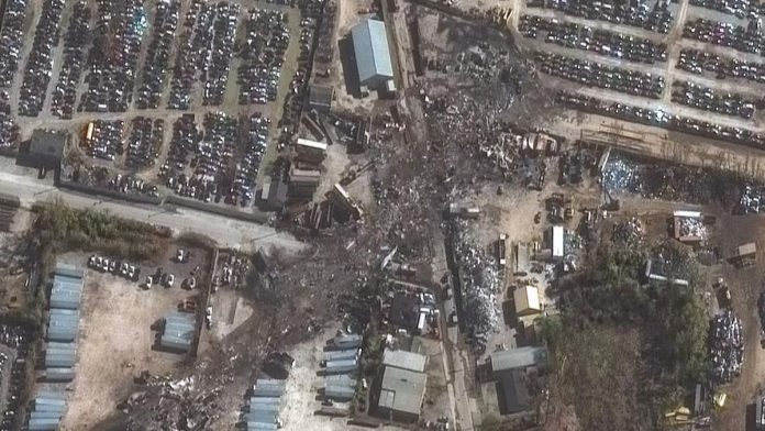 Penampakan Kerusakan Area Bandara Louisville Imbas Pesawat UPS Jatuh