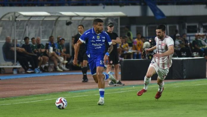 Hasil Super League: Menang Tipis atas PSBS, Persib Kembali ke Puncak